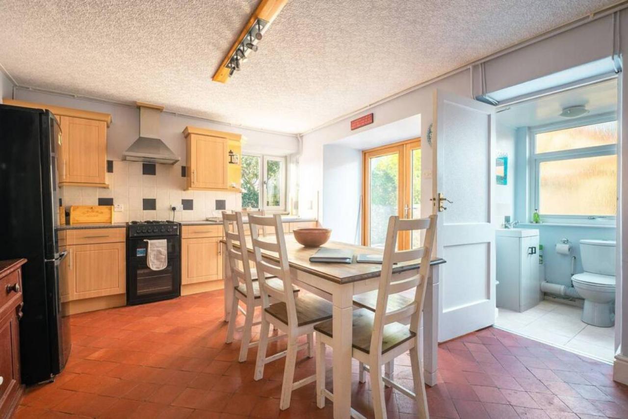 Cosy Welsh Cottage In St Davids Centre With Garden Ngoại thất bức ảnh